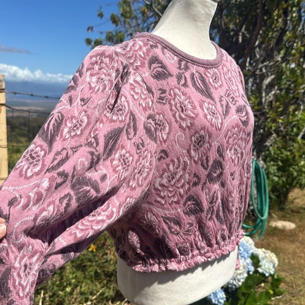 Free People No ordinary Cropped Top Pull Sleeve   Pink Floral Small